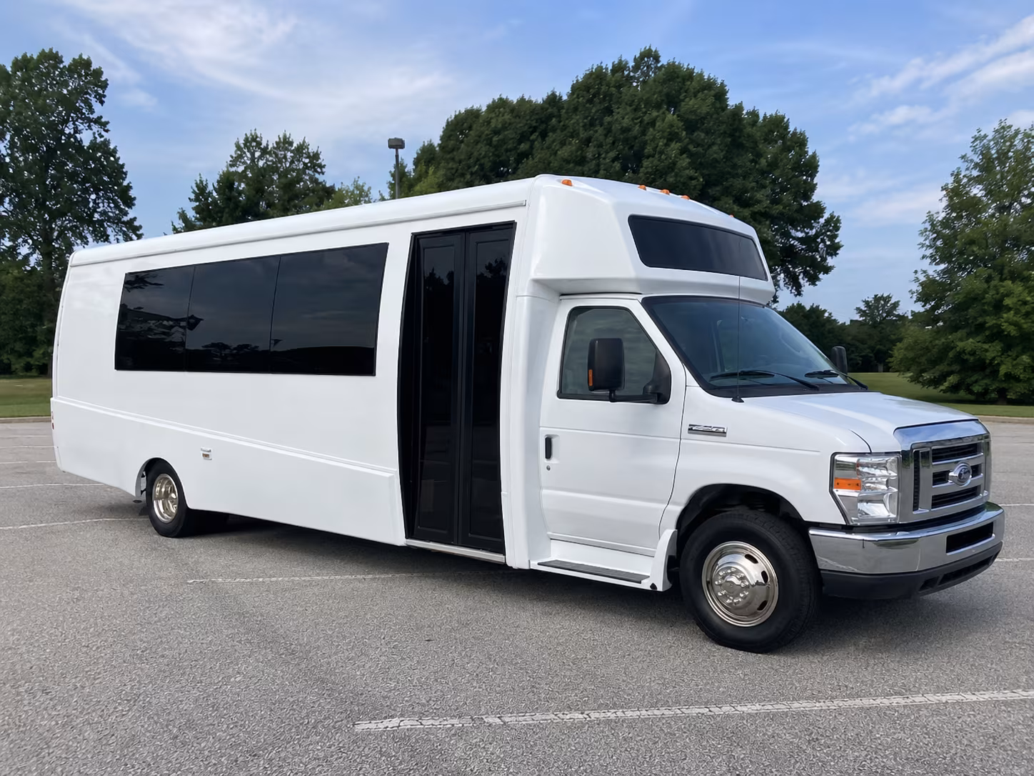 boise 18 passenger party bus