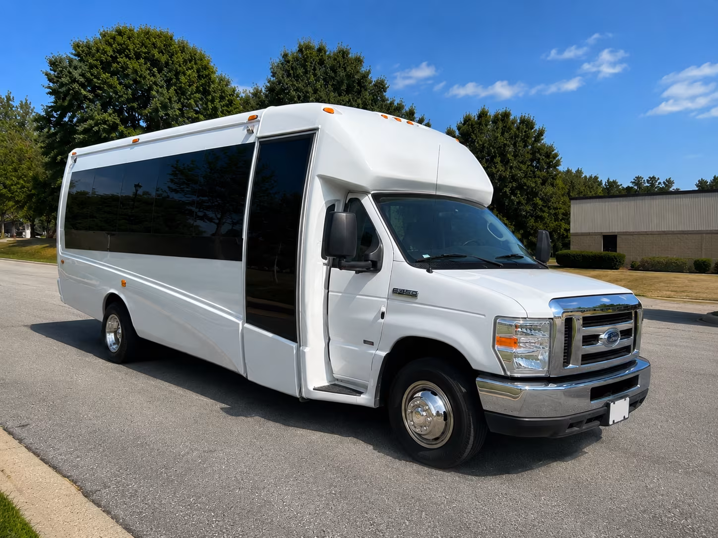 corporate airport transfer buses at boise airport boi